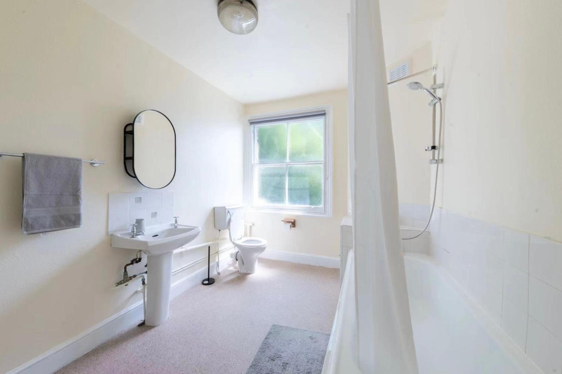 Three Beds In Camden Town *